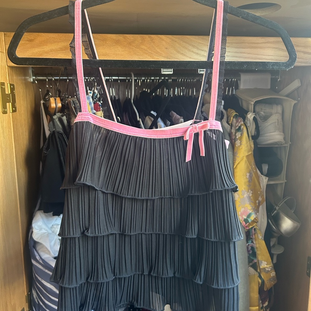 Black Ruffle Top With Pink Bow